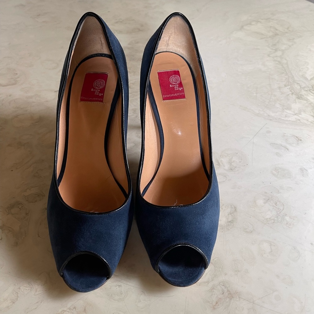 “Boule de Neige” Suede Italian make Corso Como 8 Milano, 3” heels pumps, 38 1/2